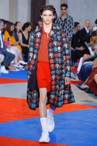 Look 22